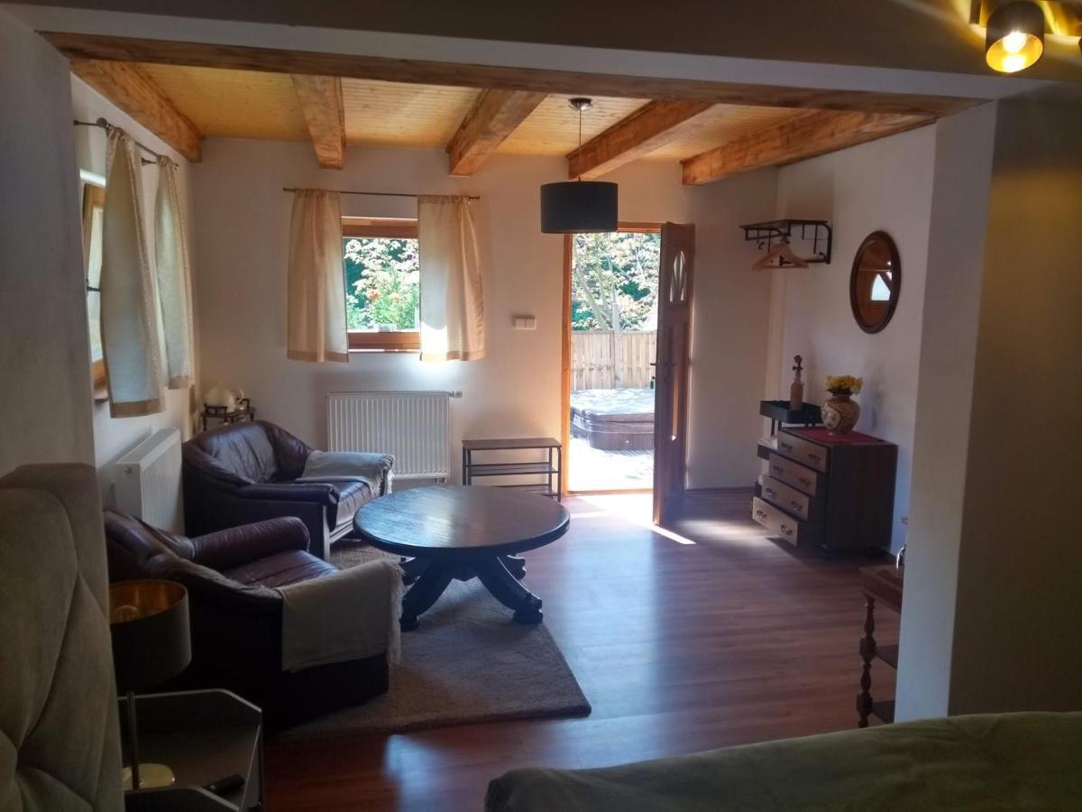 Stodola-Soukromy Apartman Pro Dva S Venkovni Virivkou 카를슈테인 외부 사진